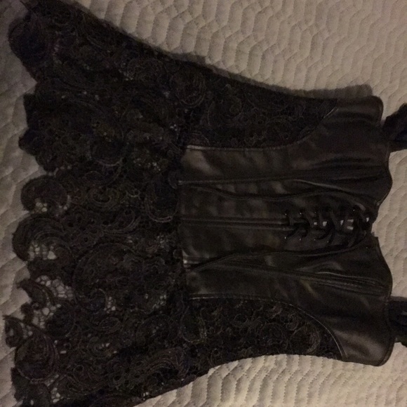 Faux leather n lace teddy - Picture 4 of 4